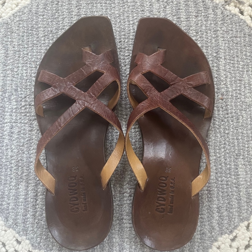 Cydwoq Expose brown leather sandals, 38